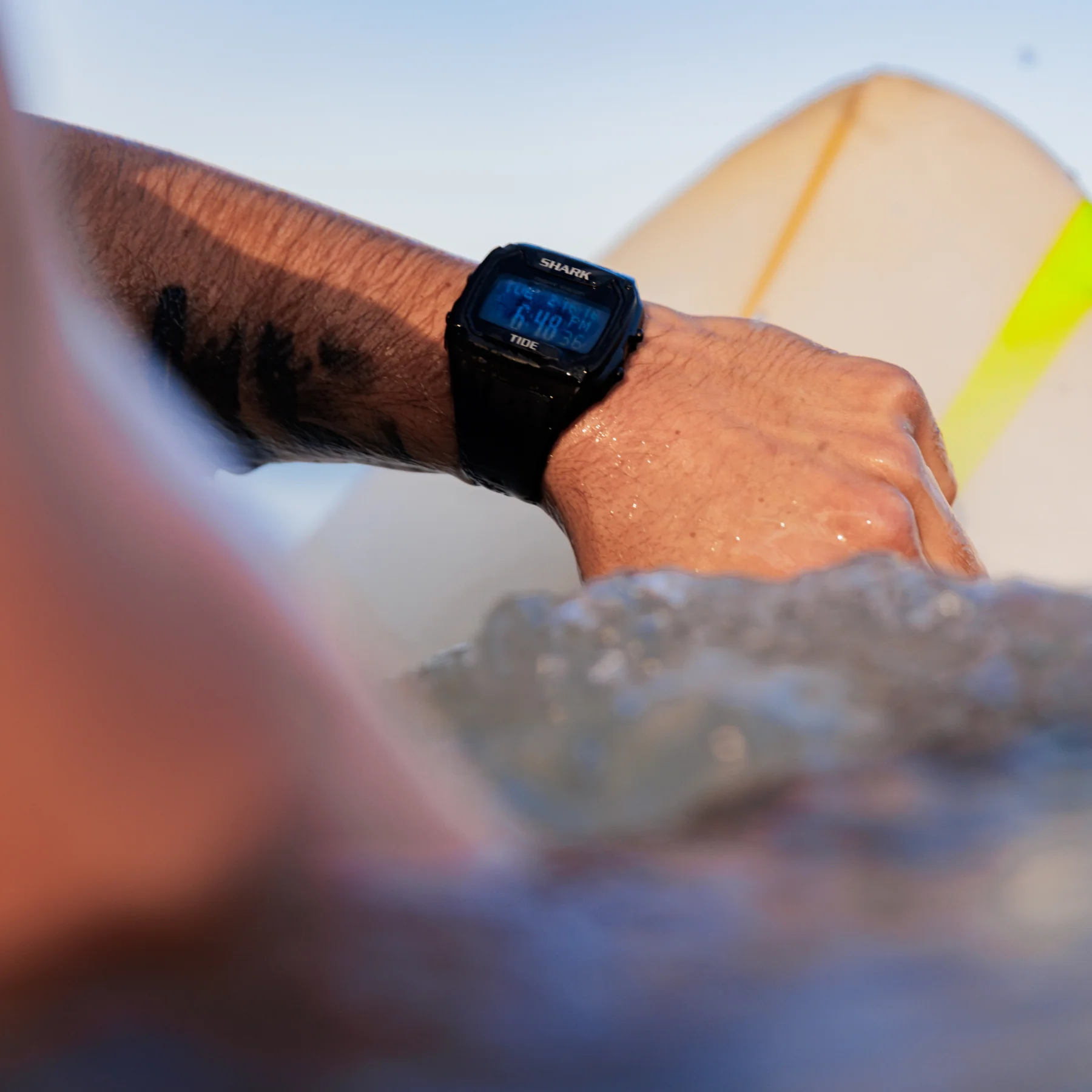 SHARK CLASSIC TIDE 600 BLACK (NEG) - Image 2